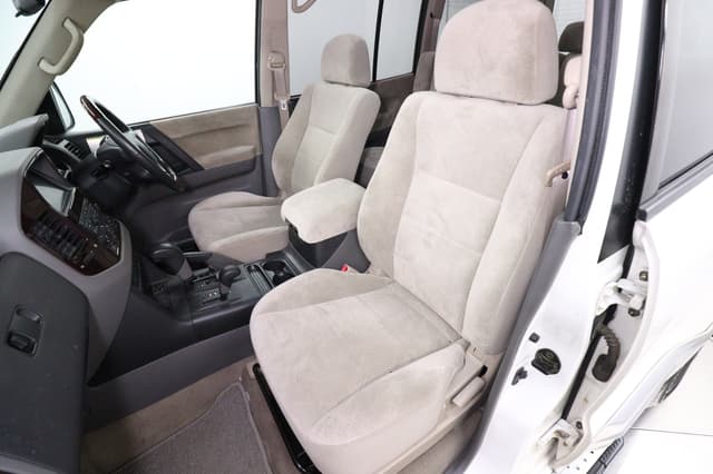 2000 Mitsubishi Pajero JDM car for sale — photo 18 of 25
