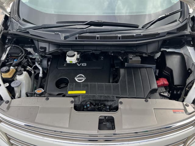 2011 Nissan Elgrand JDM car for sale — photo 16 of 16