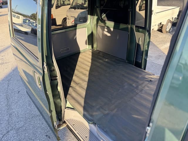 1997 Mitsubishi Minicab JDM car for sale — photo 12 of 17