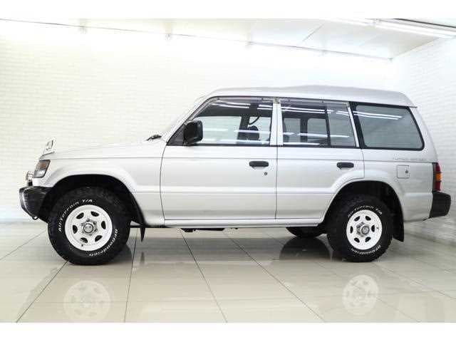 1992 Mitsubishi Pajero JDM car for sale — photo 16 of 17