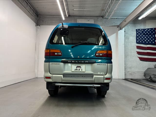 1997 Mitsubishi Delica JDM car for sale — photo 17 of 25
