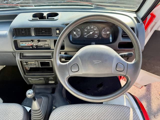 2000 Daihatsu Hijet JDM car for sale — photo 18 of 25