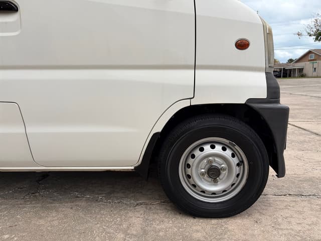 1999 Mitsubishi Minicab JDM car for sale — photo 11 of 18
