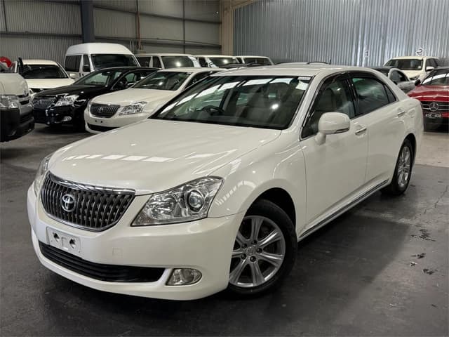 2010 Toyota Crown JDM car for sale — photo 6 of 21