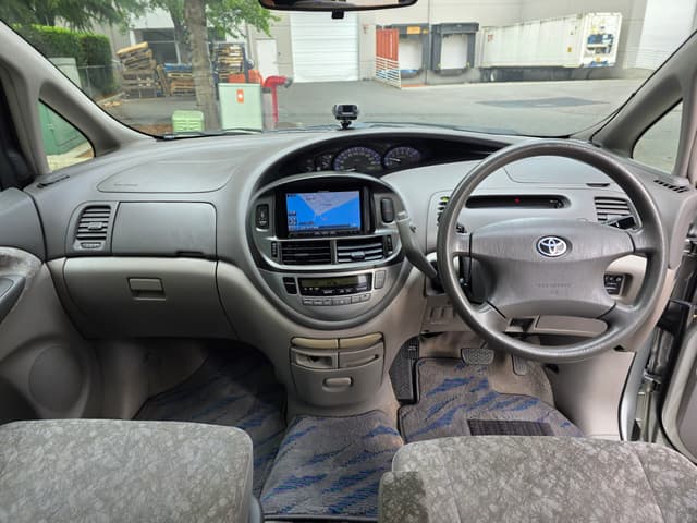 2000 Toyota Estima JDM car for sale — photo 11 of 14