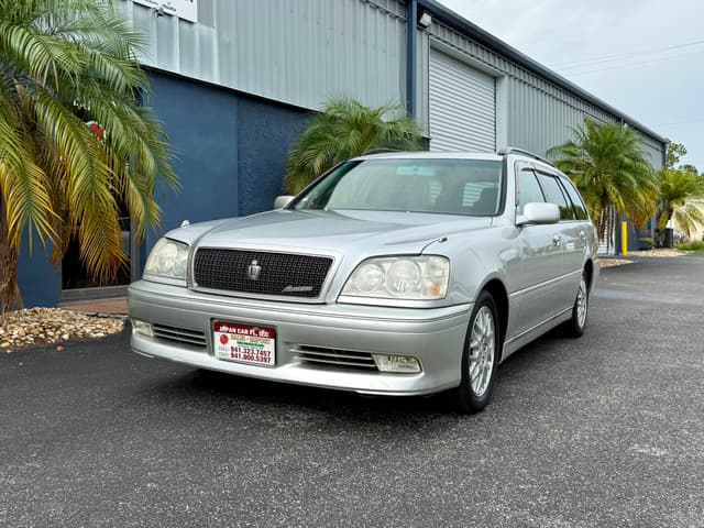 2001 Toyota Crown JDM car for sale — photo 2 of 23