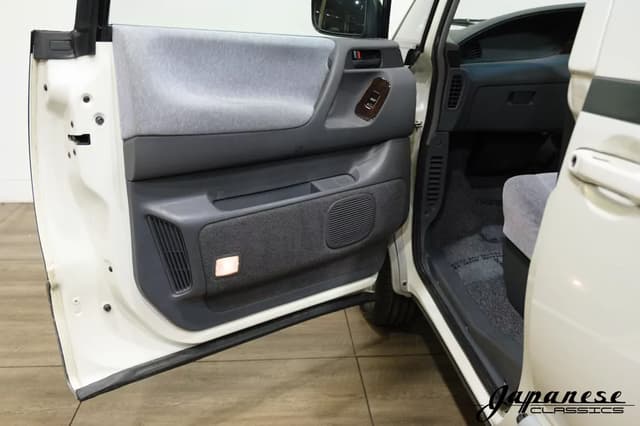 1998 Toyota Estima JDM car for sale — photo 21 of 25