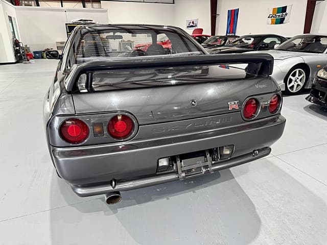 1993 Nissan Skyline JDM car for sale — photo 4 of 25
