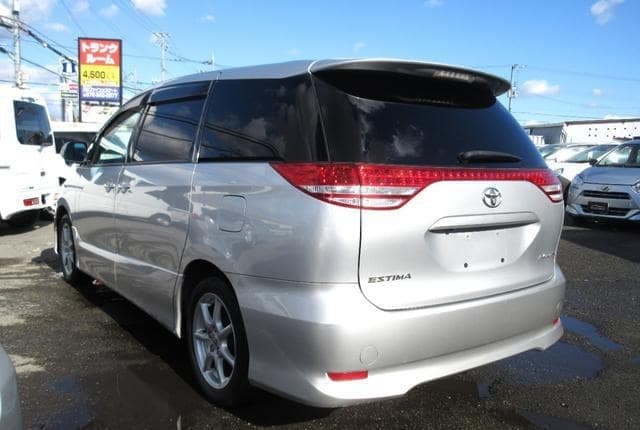 2006 Toyota Estima JDM car for sale — photo 9 of 20