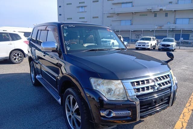 2010 Mitsubishi Pajero JDM car for sale — photo 7 of 25