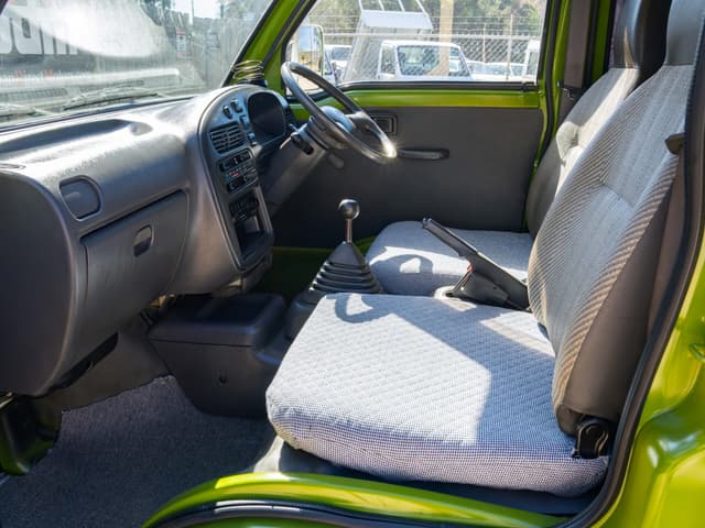 1998 Daihatsu Hijet JDM car for sale — photo 10 of 12