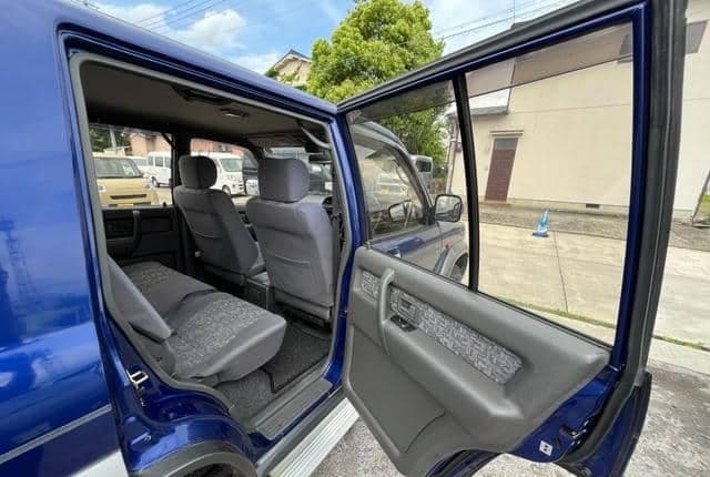 1998 Isuzu Bighorn JDM car for sale — photo 18 of 20