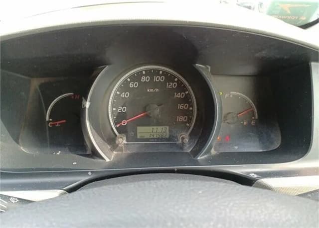 2012 Toyota HiAce JDM car for sale — photo 7 of 9