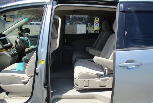 2007 Toyota Estima JDM car for sale — photo 19 of 25