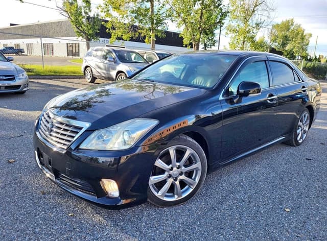 2010 Toyota Crown JDM car for sale — photo 2 of 13