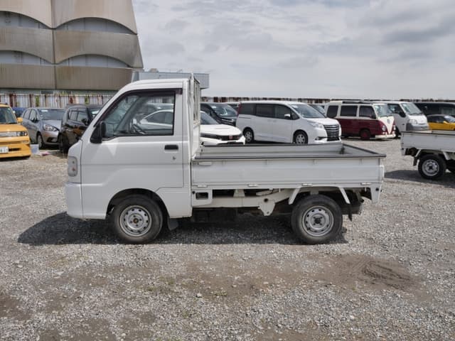 2002 Daihatsu Hijet JDM car for sale — photo 8 of 25