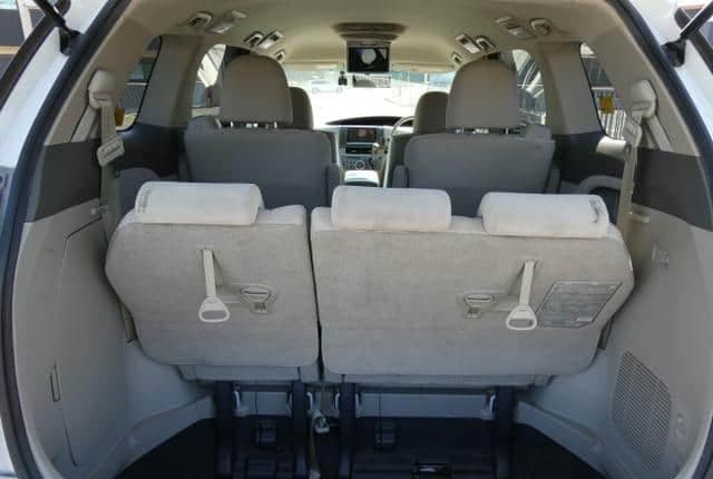 2009 Toyota Estima JDM car for sale — photo 9 of 18