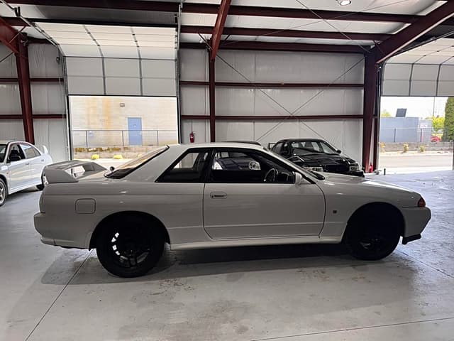 1994 Nissan Skyline JDM car for sale — photo 5 of 25