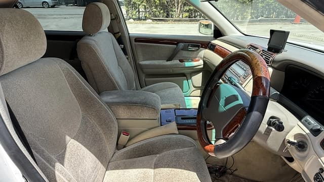 2000 Toyota Crown JDM car for sale — photo 10 of 13