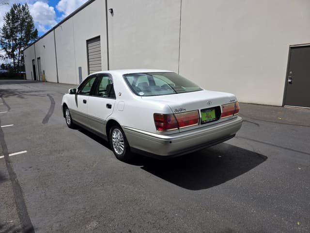 2001 Toyota Crown JDM car for sale — photo 3 of 13