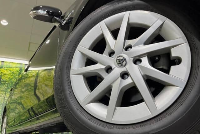 2011 Toyota Prius JDM car for sale — photo 22 of 25