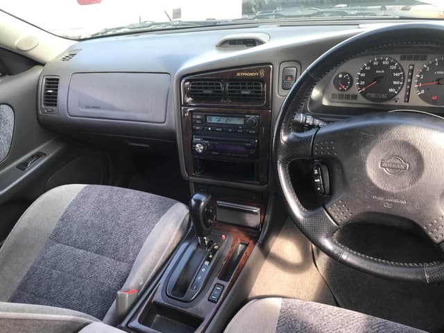 2000 Nissan Stagea JDM car for sale — photo 11 of 12