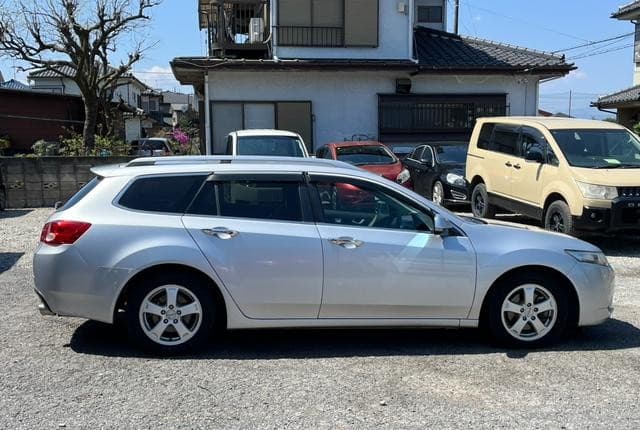 2011 Honda Accord JDM car for sale — photo 14 of 25