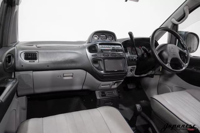 2000 Mitsubishi Delica JDM car for sale — photo 9 of 25