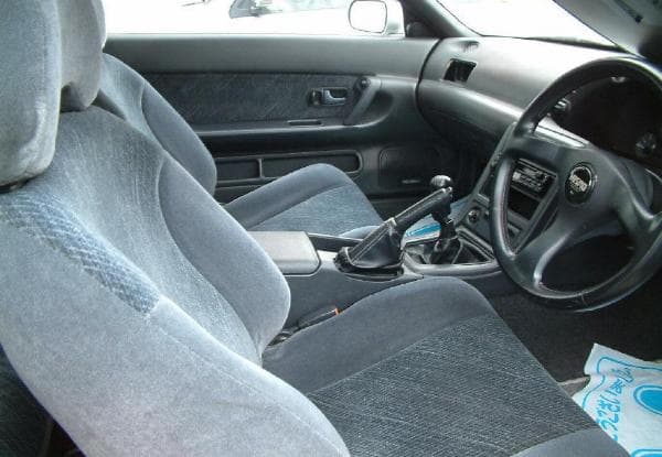1992 Nissan Skyline JDM car for sale — photo 3 of 3