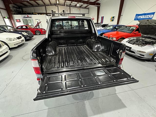 2000 Toyota Hilux JDM car for sale — photo 22 of 25