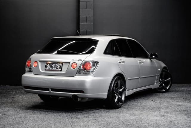 2001 Toyota Altezza JDM car for sale — photo 10 of 20