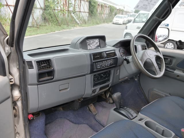2001 Mitsubishi Town Box JDM car for sale — photo 22 of 25
