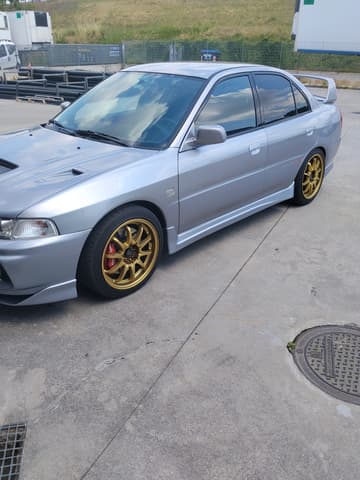 1996 Mitsubishi Lancer Evolution JDM car for sale — photo 7 of 26