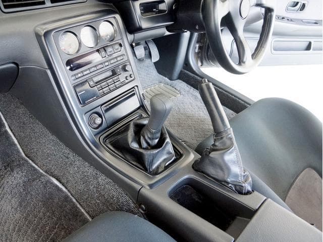 1990 Nissan Skyline JDM car for sale — photo 20 of 25