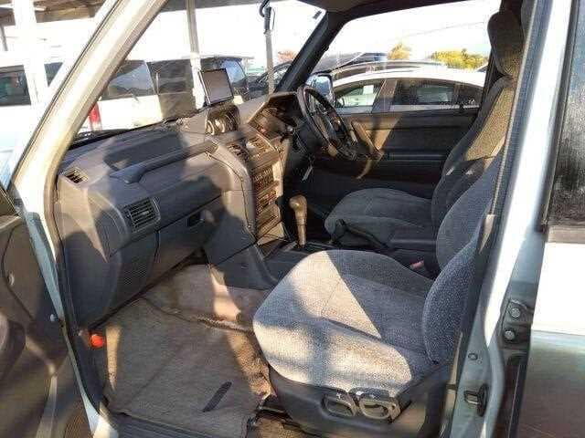 1993 Mitsubishi Pajero JDM car for sale — photo 6 of 6