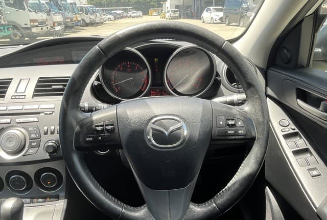 2011 Mazda Axela JDM car for sale — photo 11 of 25