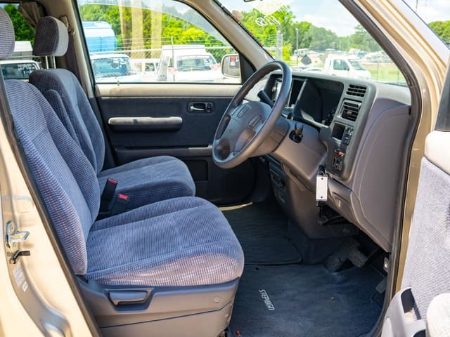 1999 Honda Stepwagon JDM car for sale — photo 12 of 15