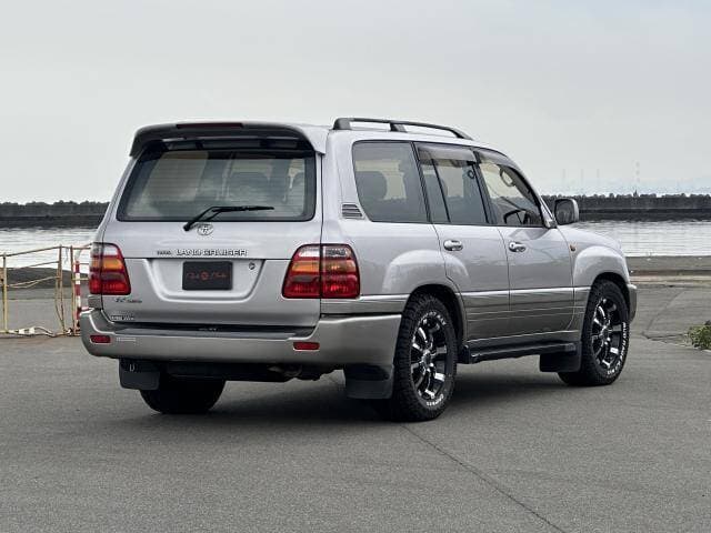 2000 Toyota Land Cruiser JDM car for sale — photo 3 of 17