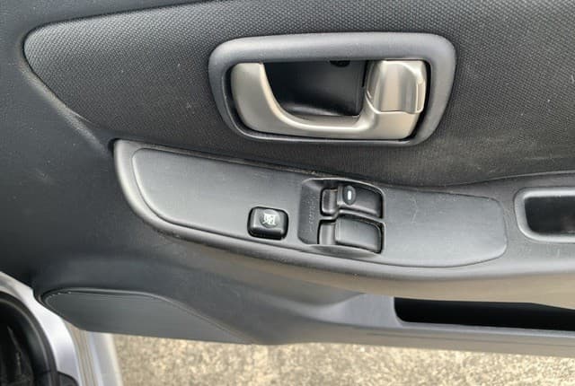 2008 Mitsubishi Pajero Mini JDM car for sale — photo 19 of 25