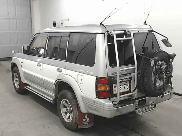 1995 Mitsubishi Pajero JDM car for sale — photo 2 of 5