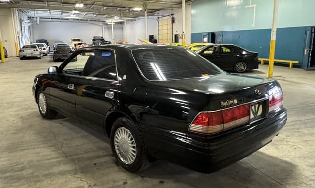1999 Toyota Crown JDM car for sale — photo 14 of 25