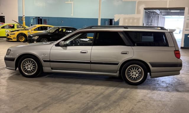 1997 Nissan Stagea JDM car for sale — photo 16 of 25