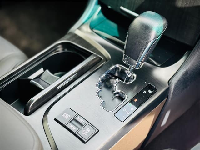 2008 Toyota Crown JDM car for sale — photo 18 of 25