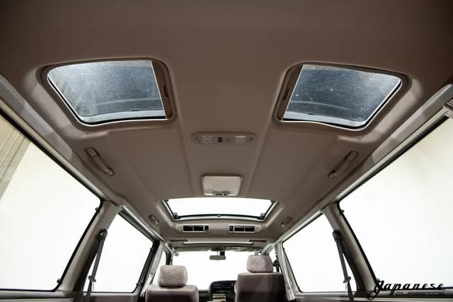 1996 Toyota HiAce JDM car for sale — photo 19 of 25