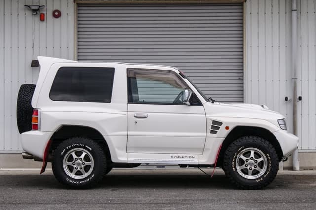 1997 Mitsubishi Pajero JDM car for sale — photo 19 of 25