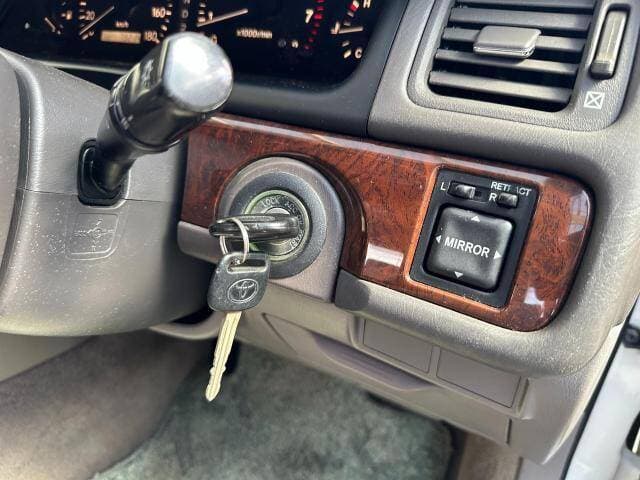 1999 Toyota Mark II JDM car for sale — photo 17 of 20