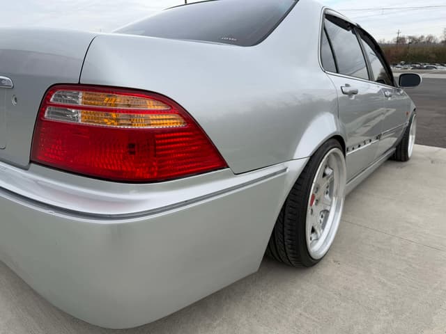 1998 Honda Legend JDM car for sale — photo 13 of 24