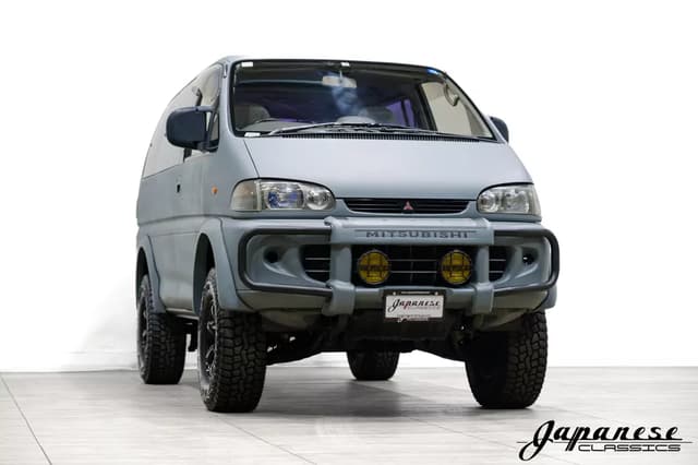 1995 Mitsubishi Delica JDM car for sale — photo 3 of 25