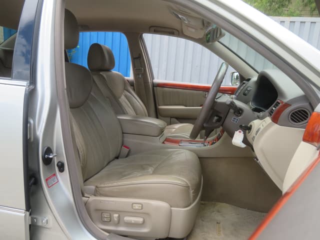 2001 Toyota Celsior JDM car for sale — photo 11 of 20