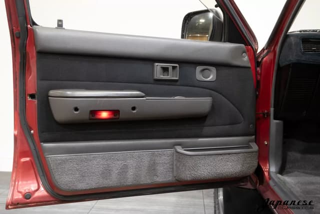 1994 Toyota Hilux Surf JDM car for sale — photo 18 of 25